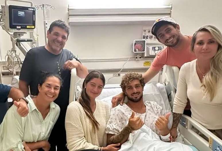 Lucas Chumbo comemora recuperação do irmão em 1ª foto após acidente