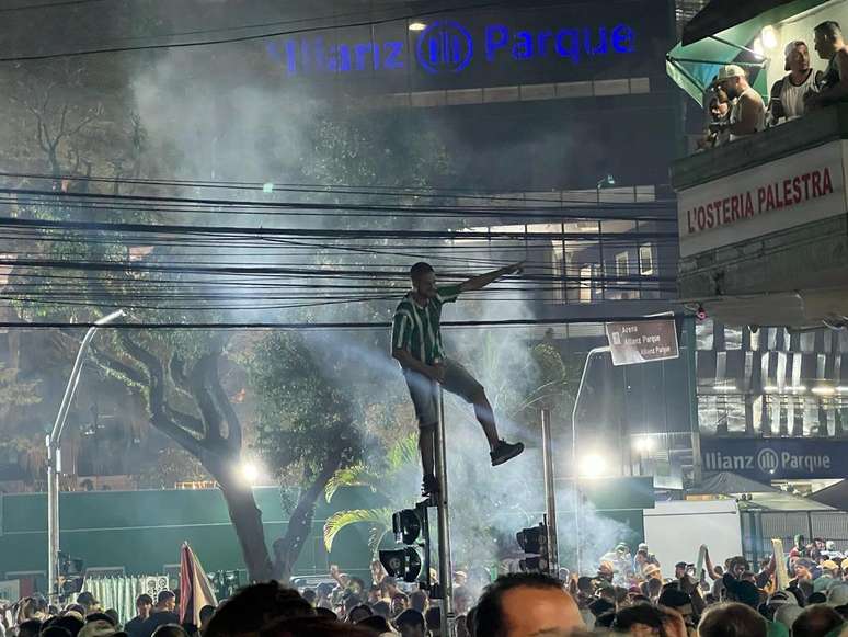 Palmeirenses celebram 12º título do Verdão no Campeonato Brasileiro