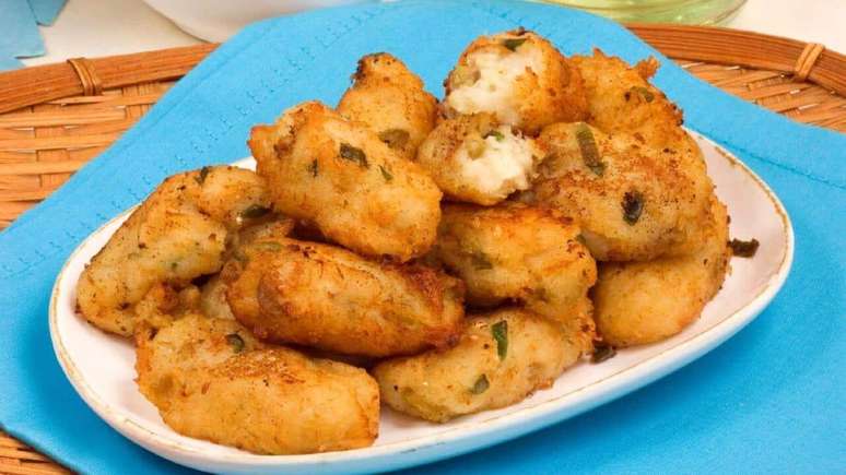 Rustic cod cake: a snack recipe