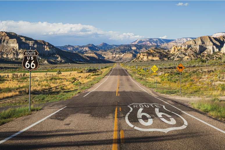 Famosa Route 66 vai da costa leste a oeste nos Estados Unidos 