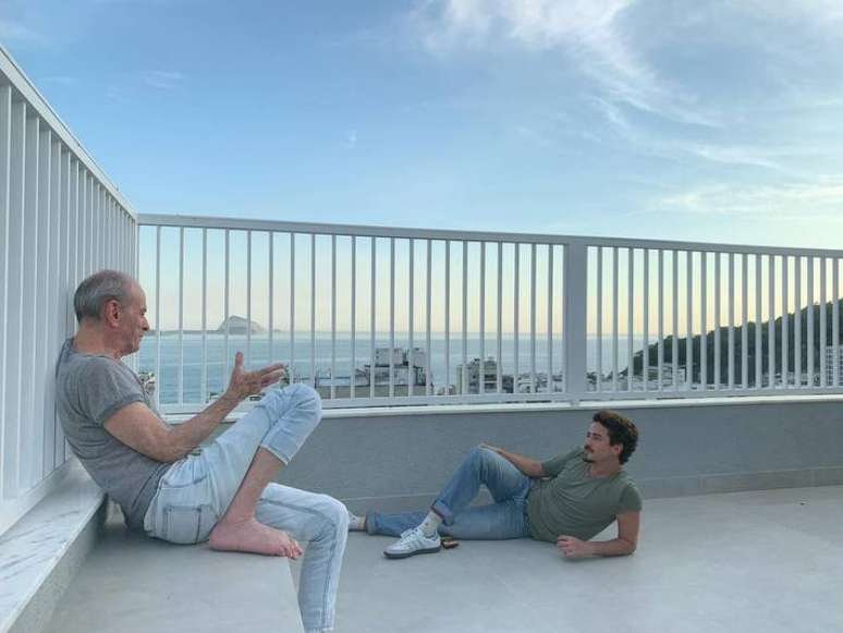 Ney Matogrosso e Jesu&iacute;ta Barbosa em encontro para falar sobre filme.