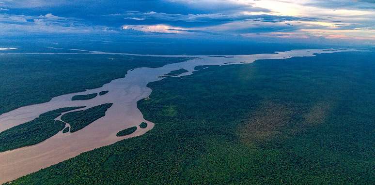 O rio Essequibo corta toda a Guiana. A Venezuela cobiça porção territorial que fica ao oeste do rio