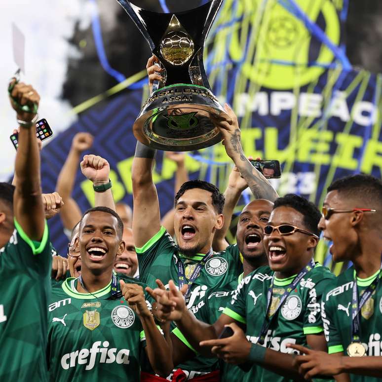 Com Brasileirão, Gustavo Gómez se torna capitão com mais titulos pelo  Palmeiras