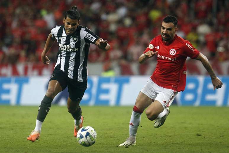 A derrota apática para o Inter resume o Botafogo do segundo turno.