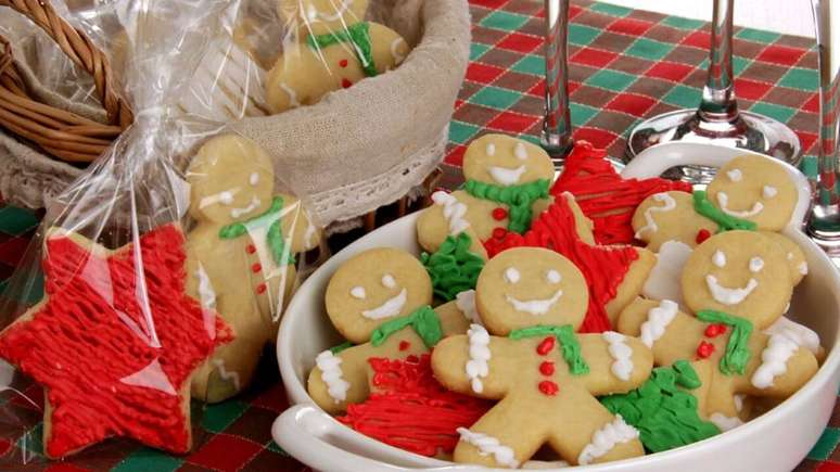 Christmas cookies: prepare gingerbread and surprise at the holidays