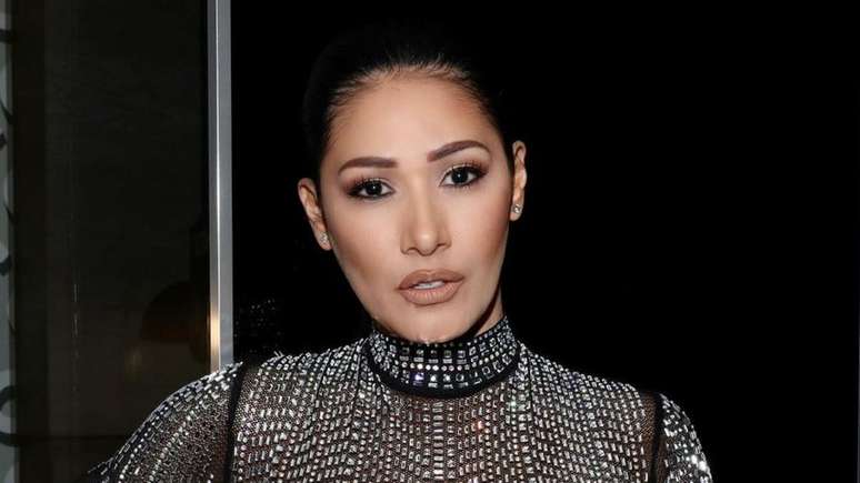 Slim, Simaria attracts attention with a bold look
