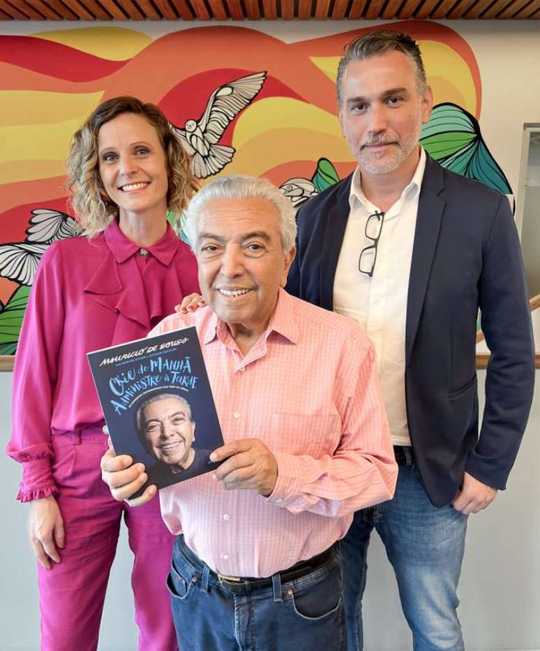 Renata Sturm, Mauricio de Sousa e Guther Faggion, autores do livro que conta a trajetória do quadrinista.