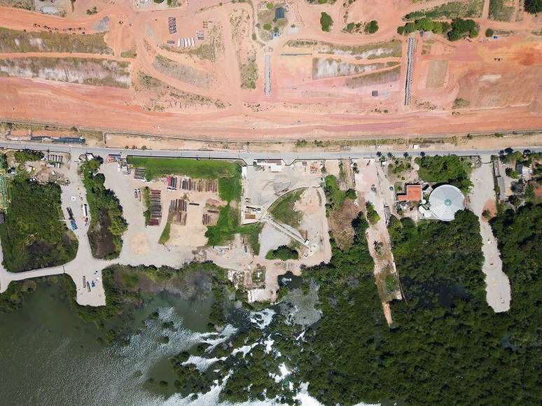 Foto aérea mostra vizinhança que precisou ser evacuada em Maceió