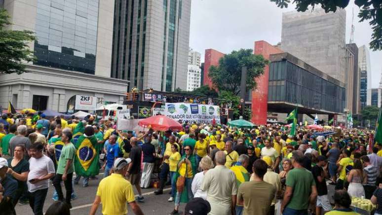Ato em São Paulo ocupou meio quarteirão da avenida Paulista