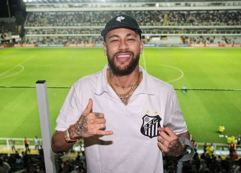 Neymar pediu a Marcelo Teixeira que clube aposente camisa 11 até seu retorno.