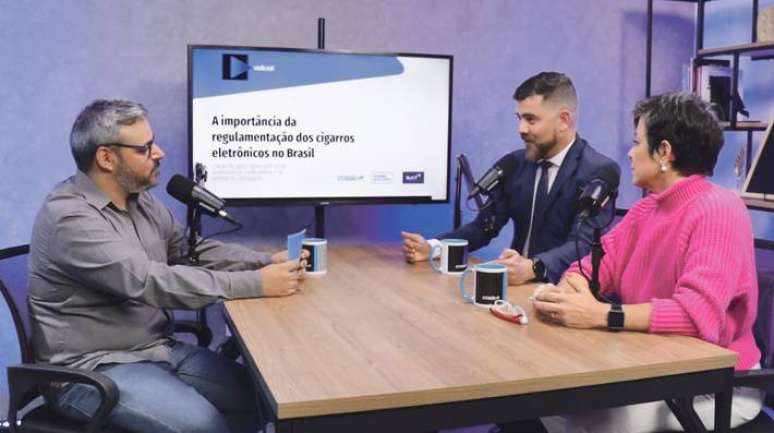 Gustavo Lopes spoke with Alessandra Bastos, pharmacist, consultant of BAT Brasil and former director of Anvisa, and Iuri Esteves, head of Regulatory and Scientific Affairs of the company