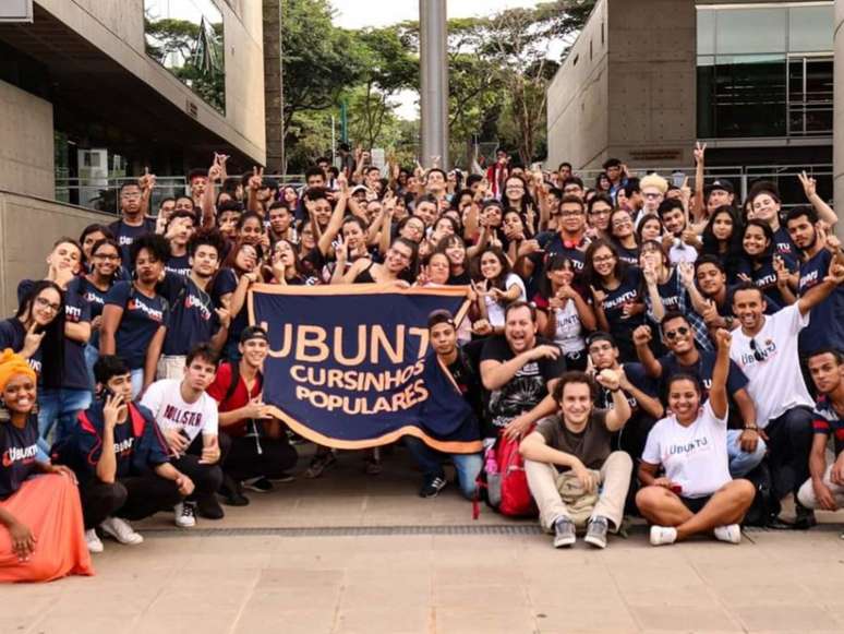 Jovens alunos da Rede Ubuntu de Educa&ccedil;&atilde;o Popular.