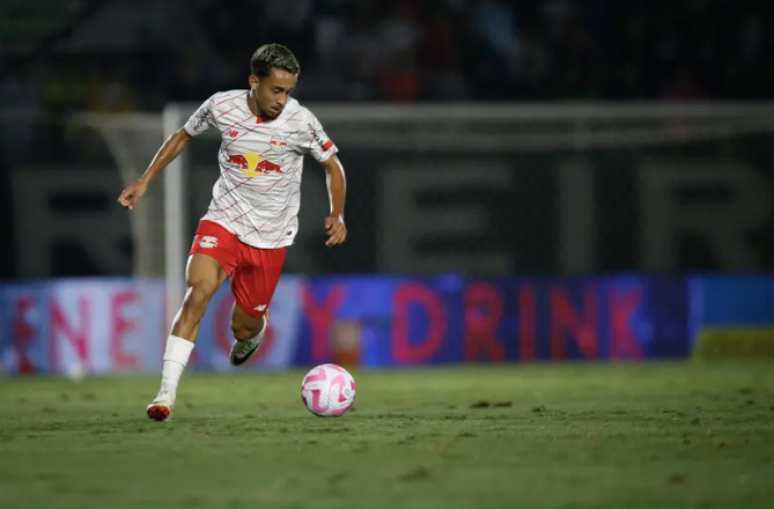 Matheus Gon&ccedil;alves pelo Red Bull Bragantino 