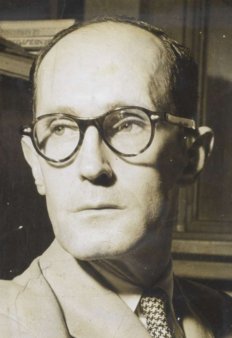 Carlos Drummond de Andrade, nascido em Itabira, mas teve forte rela&ccedil;&atilde;o com Belo-Horizonte.