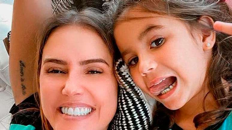 Deborah Secco e Maria Flor (Reprodu&ccedil;&atilde;o/Instagram)