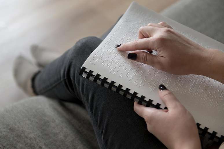 Nem toda pessoa com deficiência visual aprende o sistema Braille