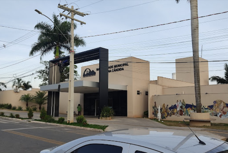 Facade of the Aristina Cândida Municipal Maternity Hospital
