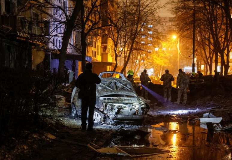 Ataque de mísseis em Kiev
 13/12/2023   REUTERS/Gleb Garanich