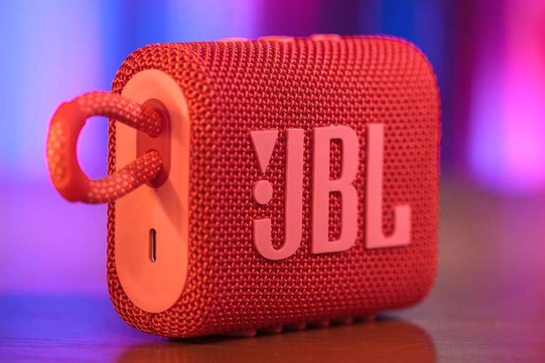 Caixa de som JBL GO 3 (Imagem: Ivo Meneghel Jr/Canaltech)