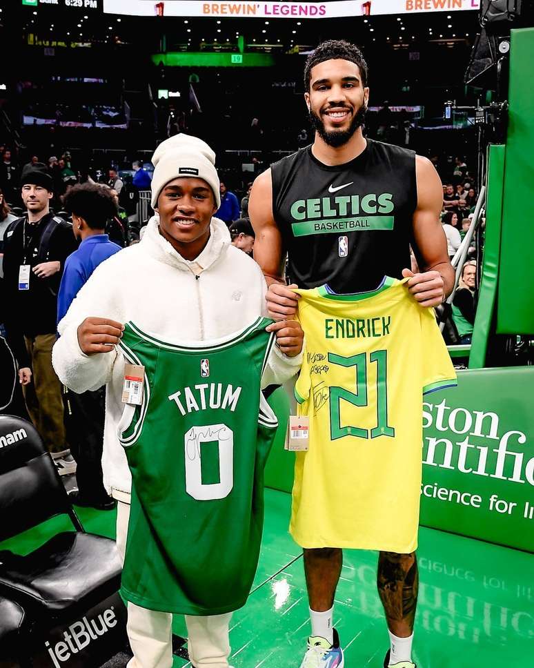 Preços baixos em Boston Celtics Bolas de Basquete autografadas-NBA