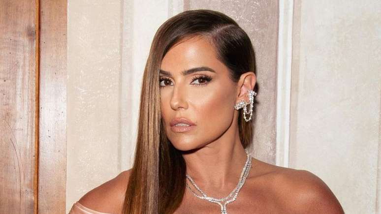 Naked!  Deborah Secco for the web with the video that shows how she came into the world: ‘Sereiando’