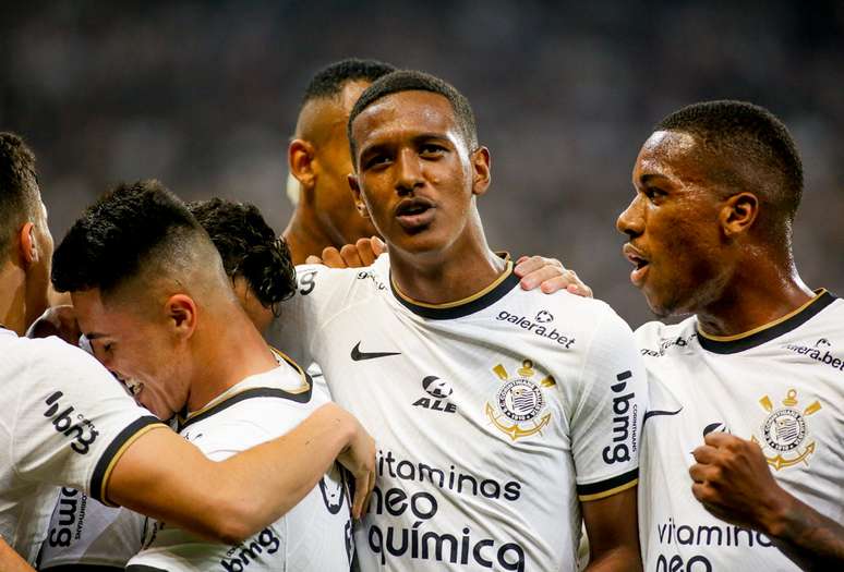 Atacante ex-Corinthians volta ao futebol europeu e acerta com clube russo