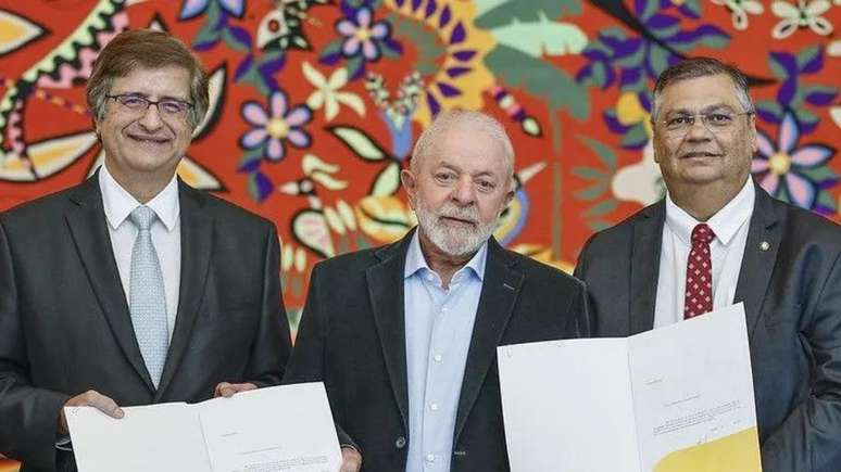 Paulo Gonet (esq.) e Flávio Dino (dir) foram indicados à PGR e ao STF, respectivamente, pelo presidente Lula