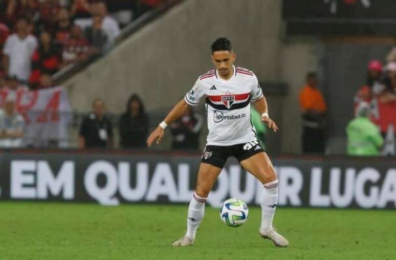 Ele jogou por São Paulo e Flamengo, agora é investigado por um delito