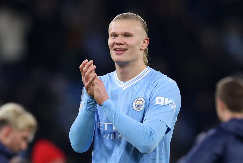 Atacante Erling Haaland em ação pelo Manchester City - 