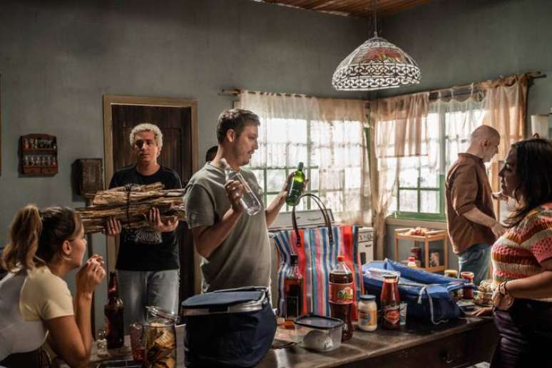 O Esp&iacute;rito Do Natal &eacute; o especial da produtora Porta do Fundos, em Parceria com o Paramount+, com F&aacute;bio Porchat, Antonio Tabet, Thati Lopes, Rafael Portugal, Raphael Logam, Jo&atilde;o Pimenta, Evelyn Castro e participa&ccedil;&atilde;o especial de Gregorio Duvivier. 