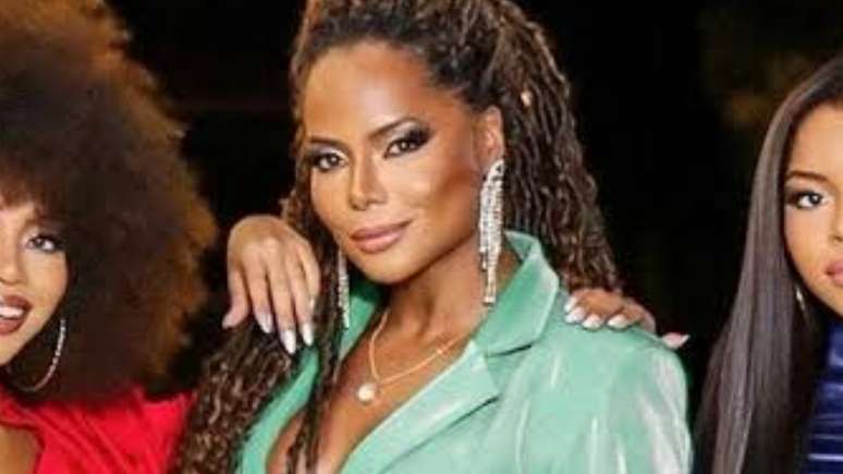 Adriana Bombom poses with her youngest daughter and her resemblance to Lily Nobre is striking: ‘Who’s who?’