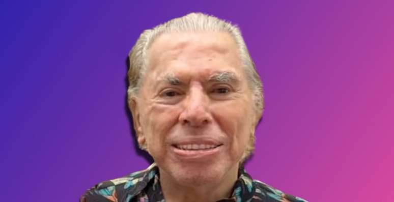 Silvio Santos com sua aparência atual, aos 93 anos, sem a produção estética para gravar seus programas no SBT