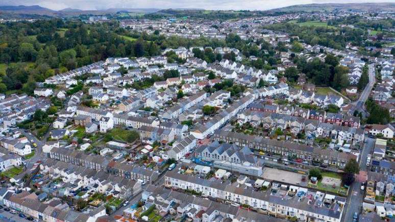 Merthyr Tydfil é uma cidade industrial nos vales do sul do País de Gales que foi duramente atingida pelo declínio do setor nas décadas de 1980 e 1990