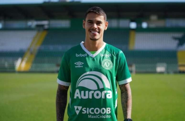 Cesar Greco / Palmeiras - Legenda: O zagueiro Lucas Freitas em uma das três partidas que fez pelo time principal do Palmeiras em 2021