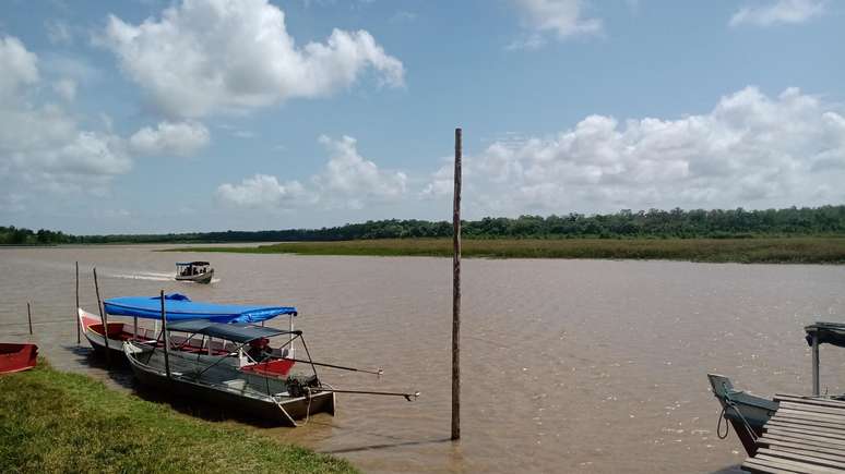 Durante o verão, comunidades do arquipélago enfrentam estiagem, que reduz o nível dos rios.