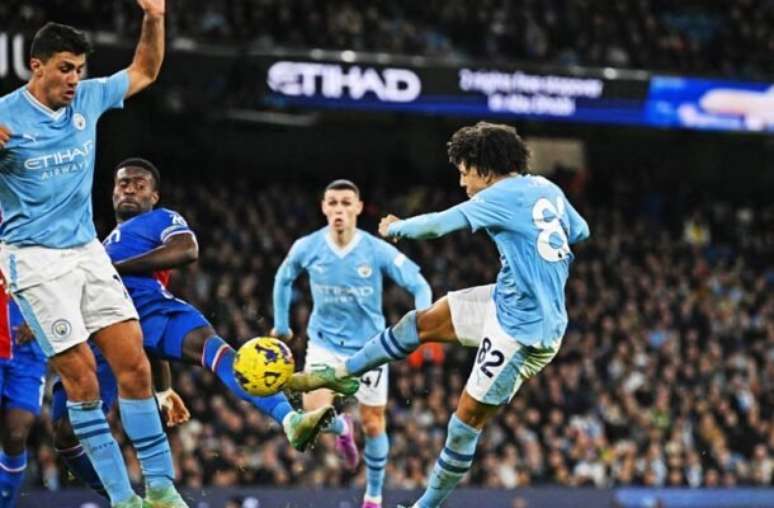 Premier League: Arsenal tropeça, e Manchester City é campeão