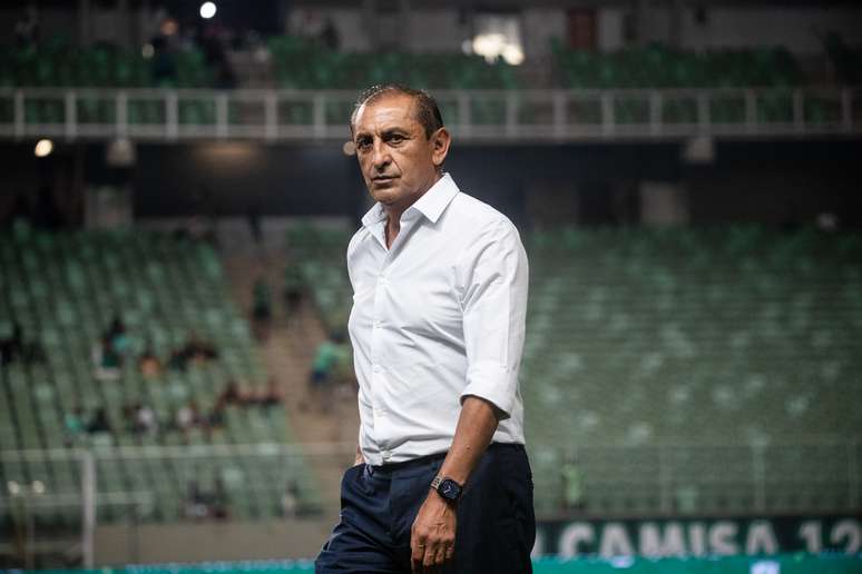 Ramón Díaz durante o jogo contra o América-MG 