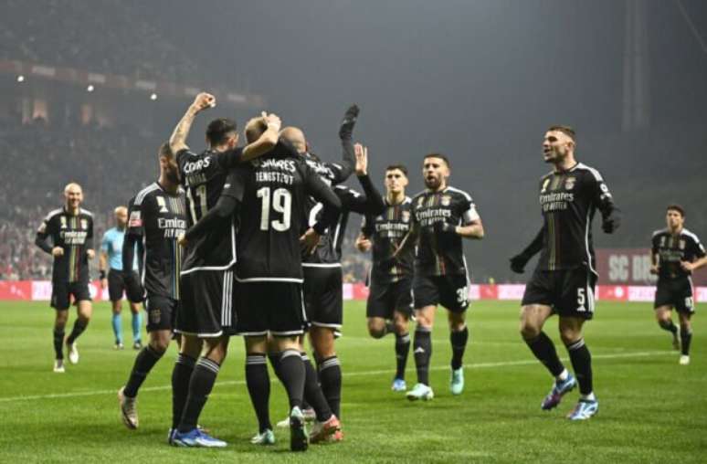 Benfica volta a empatar no campeonato, agora frente ao Farense