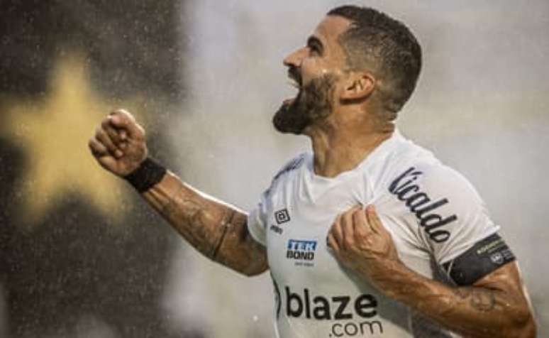 Santos bets on experienced athletes for 2024