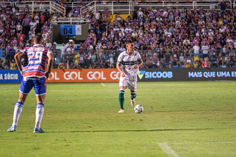 Zagueiro Do Coritiba Chama A Atenção De Clube Da Série A