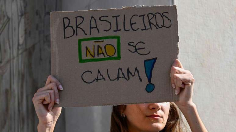 Brasileiros vêm enfrantando xenofobia em Portugal