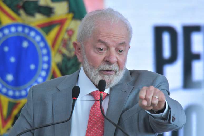 Em posse de Gonet, Lula critica denúncias na imprensa e pede que MP jogue "jogo da verdade"
