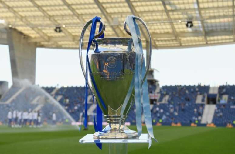 Champions League faz sorteio das oitavas de final nesta segunda