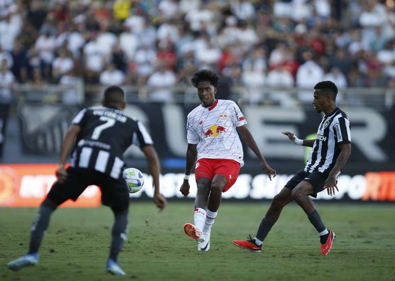 Red Bull Bragantino: Confira situações dos zagueiros da equipe (Foto de Ari Ferreira/Red Bull Bragantino)