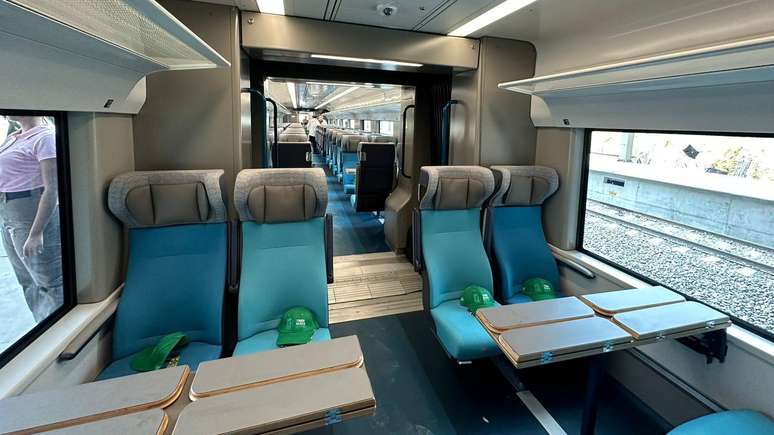 O trem contará com modelos para viagens regulares, de longa distância e com restaurante a bordo