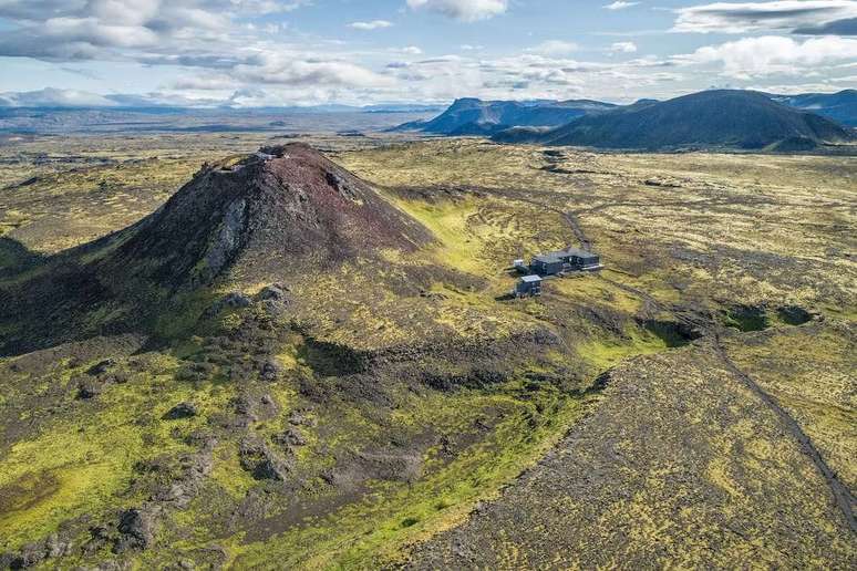 The Inside the Volcano / Viagem em Pauta