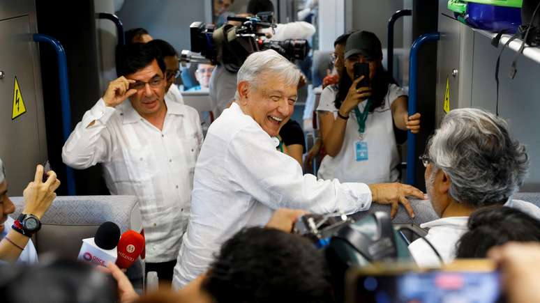 Presidente mexicano esteja a bordo do Trem Maia na sua viagem inaugural, em 15 de dezembro