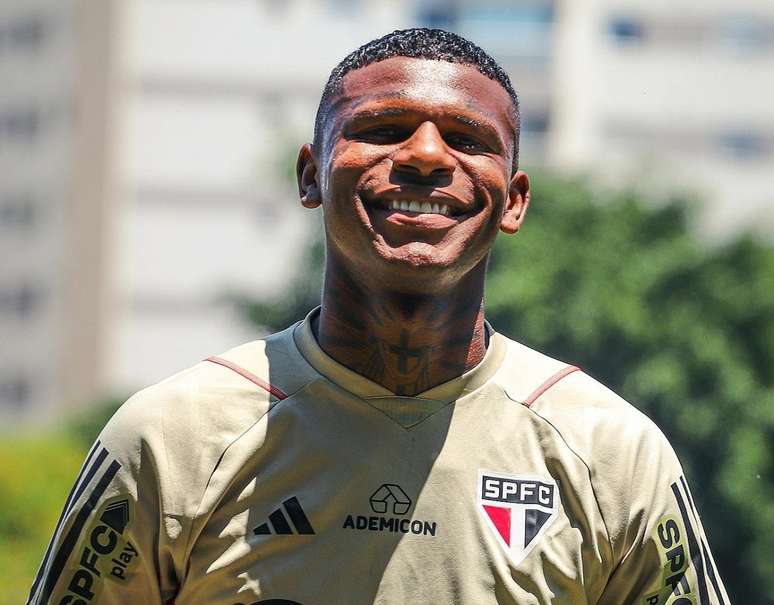 Walce assina renovação com o São Paulo por mais uma temporada
