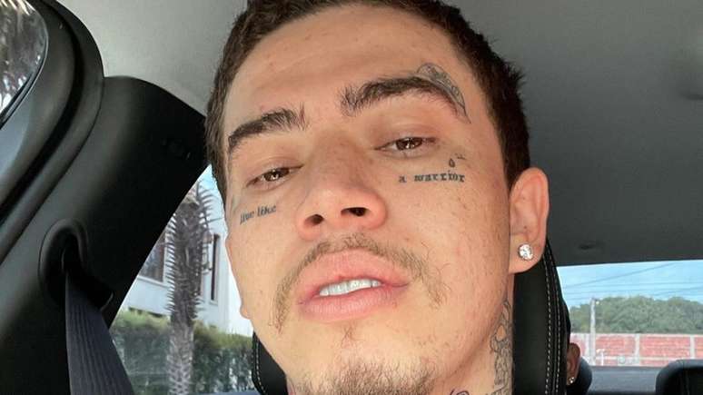 After being caught kissing a model, Whindersson Nunes makes a declaration of love