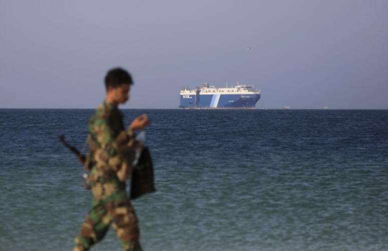 Os rebeldes Houthi estão atacando navios no Mar Vermelho